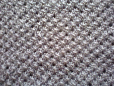 Вязание на спицах (узор сеточка).  Knitting (mesh pattern).