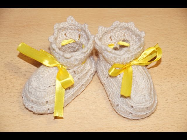 Вязание пинеток крючком шаг 1 - подошва.  Crochet knitting bootees step 1 - sole