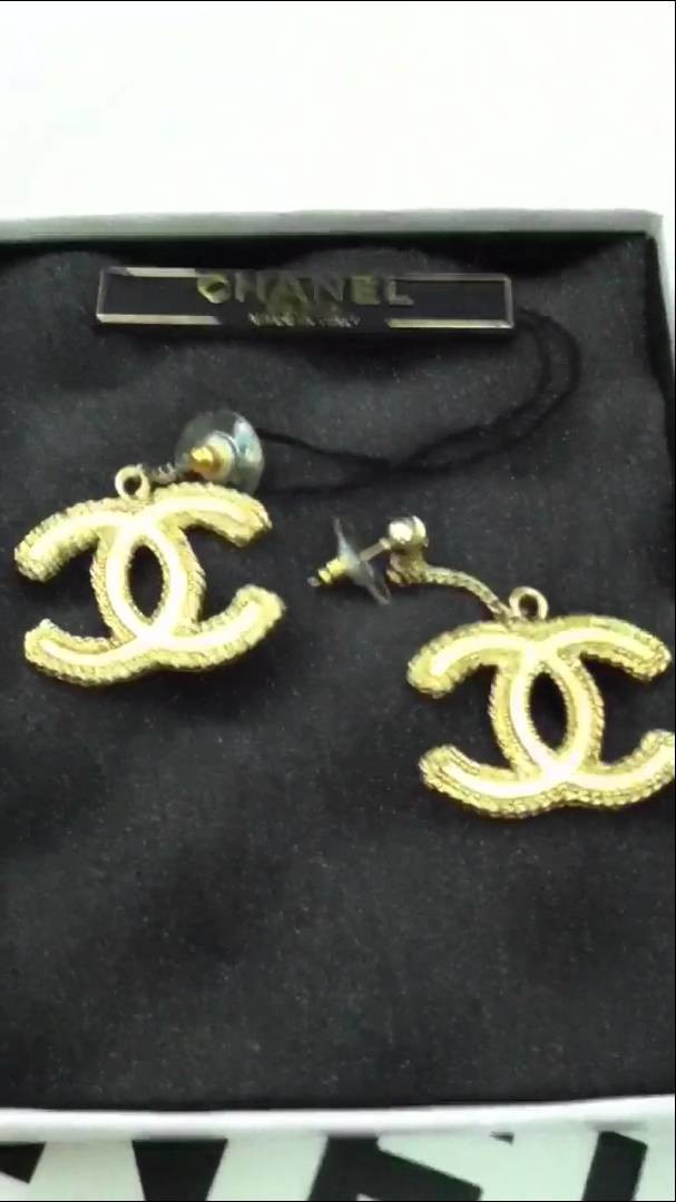 Unboxing authentic Chanel huge gold CC earrings by frenchmaison