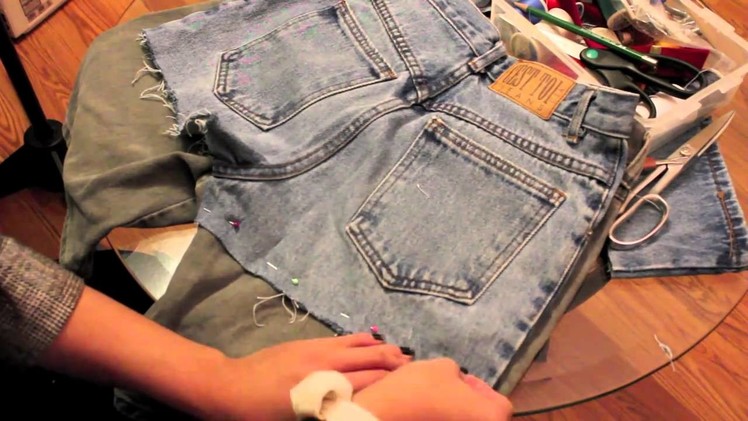 DIY: cut off denim shorts with lace