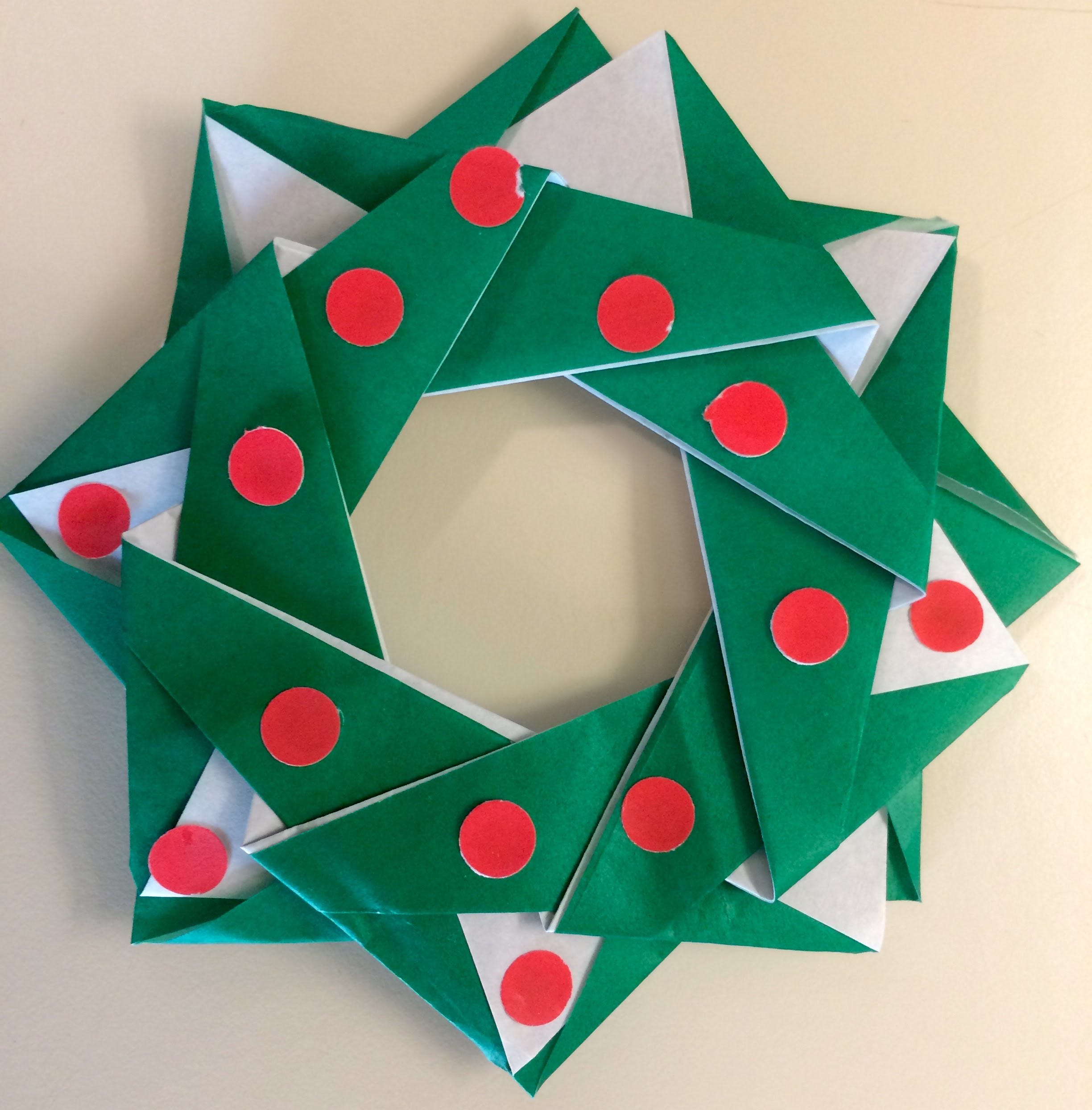 Origami for Beginners Holiday Wreath, My Crafts and DIY Projects