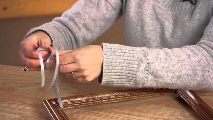 Hanging a Ribbon From an Empty Picture Frame : Craft Time!