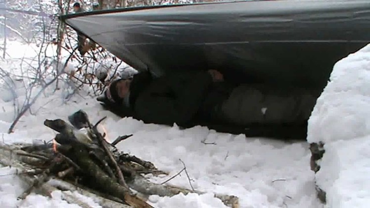 HOW TO - Build a warm Tarp shelter
