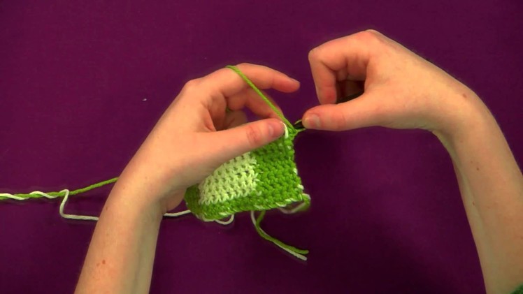 How to Flat Tapestry Crochet Using Single Crochet in Reverse