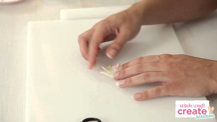 How to make a sugar pinwheel | Cake Craft Made Easy