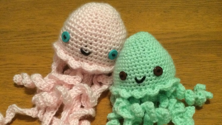 Tutorial on How to Crochet an Amigurumi Jellyfish