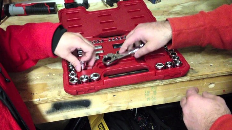 Craftsman 51 pc. MAX AXESS Mechanics Tool Set 39151 - Overview