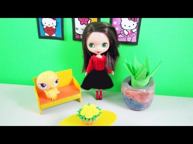 Doll Crafts: How to make a balsa wood sofa for your LPS and fashion dolls