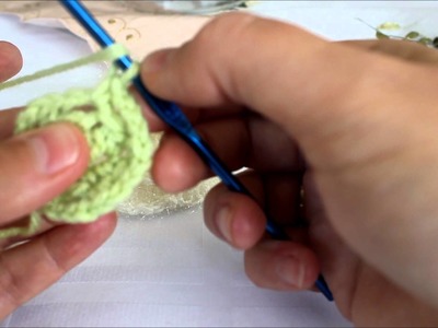 How to Crochet Flower Petals with Leaves part 1