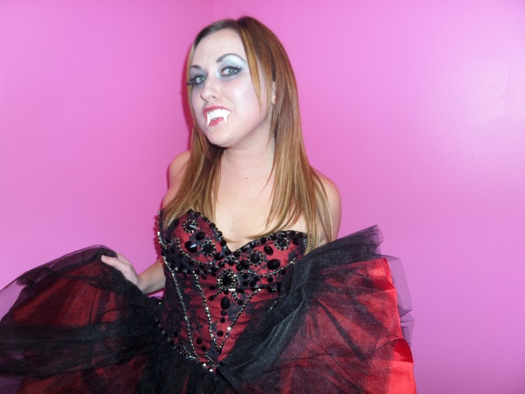 Vampire Halloween DIY Make-Up Tutorial
