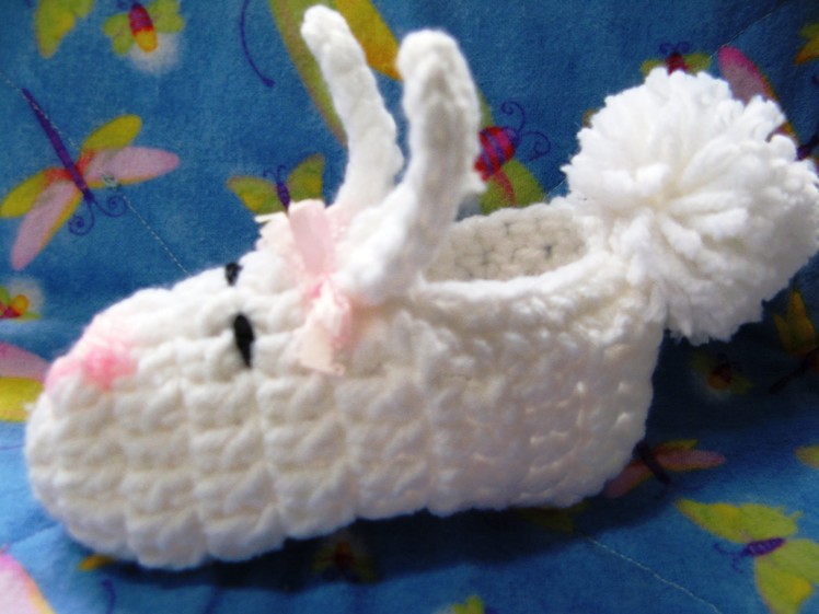 Easy crochet baby bunny slipper