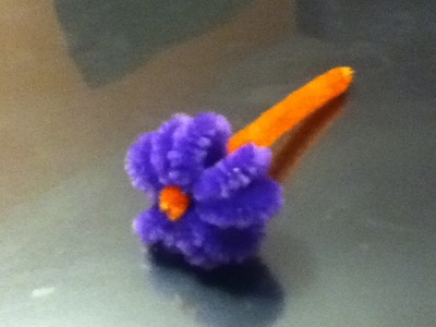 Make a Simple Pipe Cleaner Flower - DIY Crafts - Guidecentral