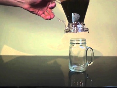 Making coffee with the Clever Coffee Dripper