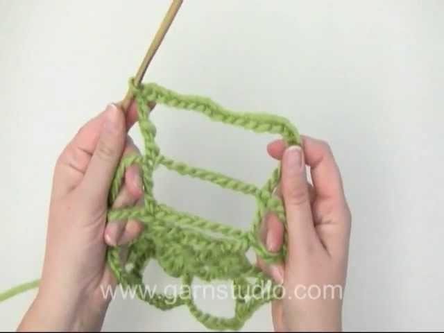 DROPS Crochet Tutorial: How to crochet a spider Web (0-968)