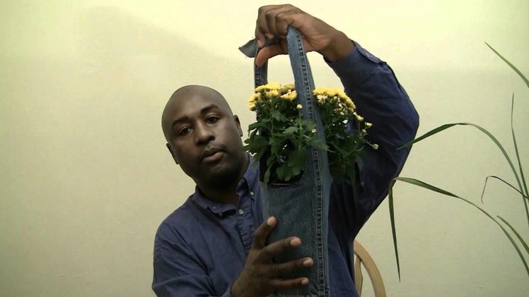 Homemade Crafts DIY: Cool Blue Jeans Plant Hanger