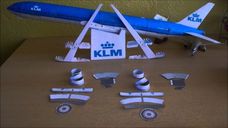 KLM B777-300ER Papercraft