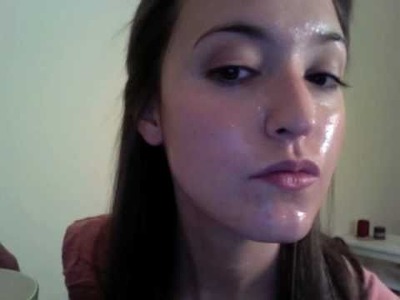 Get Rid of Dry Skin With a DIY Yogurt & Honey Facial Mask