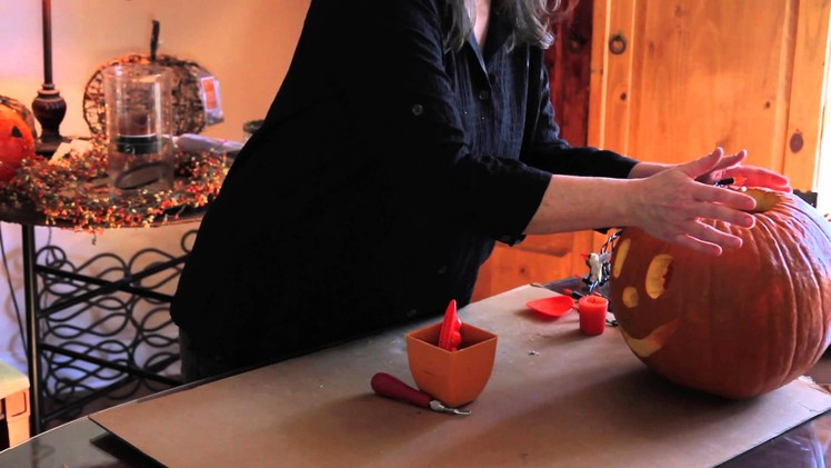 How to Carve Pumpkins for Team Building : Pumpkin Carving & Crafts