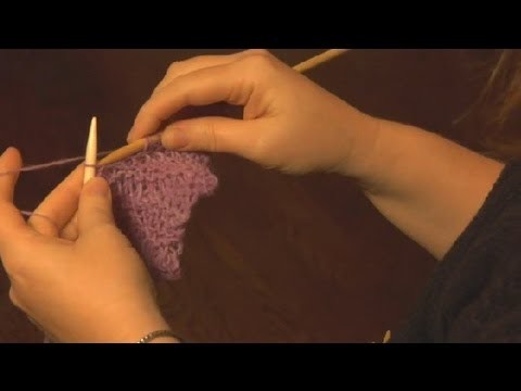 How to Knit a Short Row Scarf : Knitting a Scarf