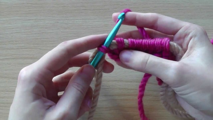 Knooking crossed knit stitch for left handed