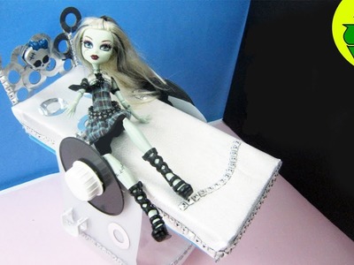 Make a doll bed for Monster High Frankie - Doll Crafts
