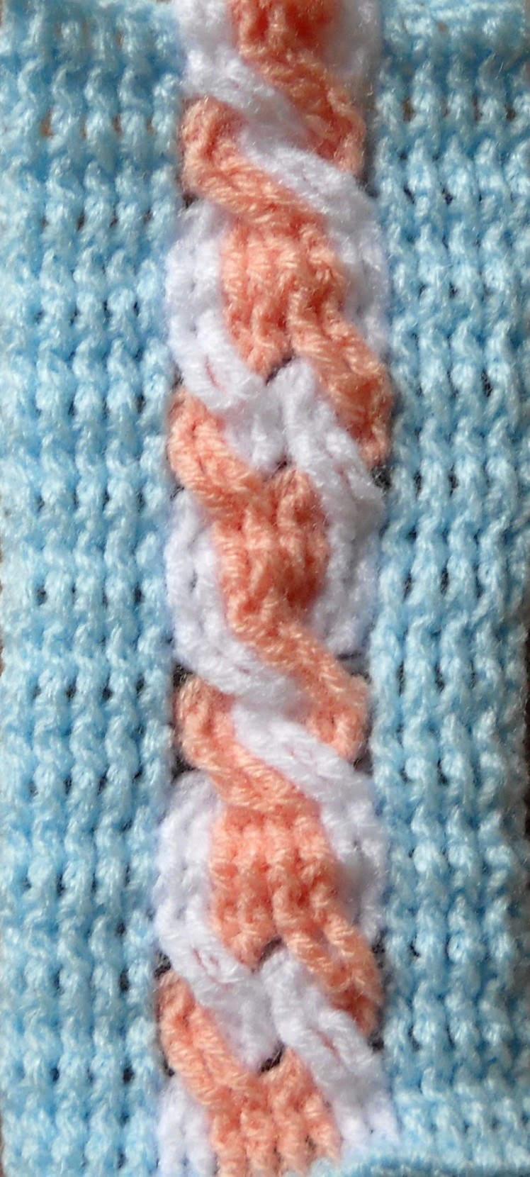 COMPOUND CROCHETED TWO-TONE CABLE STITCH (BRAID) (III). OCHO COMPUESTO BICOLOR (III)
