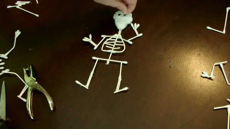 DIY Halloween Q-tip Skeleton Decoration.Craft Under $5