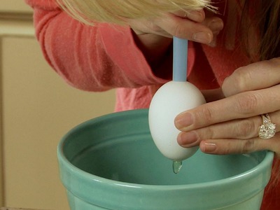How to Blow Out An Egg - Let's Craft with ModernMom