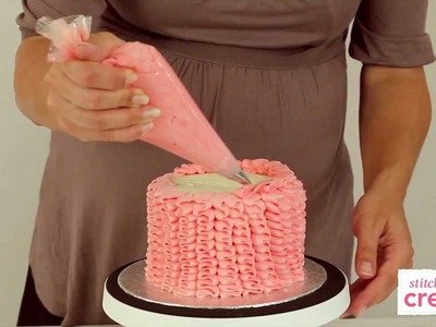 How to pipe buttercream ruffles | Cake Craft Made Easy