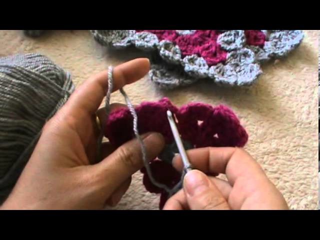 Crochet triangle motif with jasmin stitch