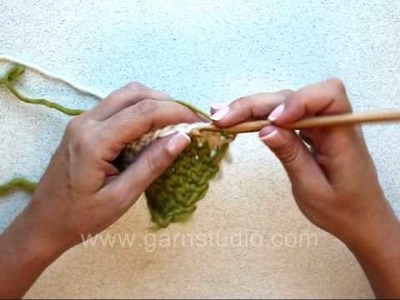 DROPS Crochet Tutorial: How to crochet stripes