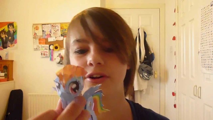 Heather Makes a Papercraft Pony :D