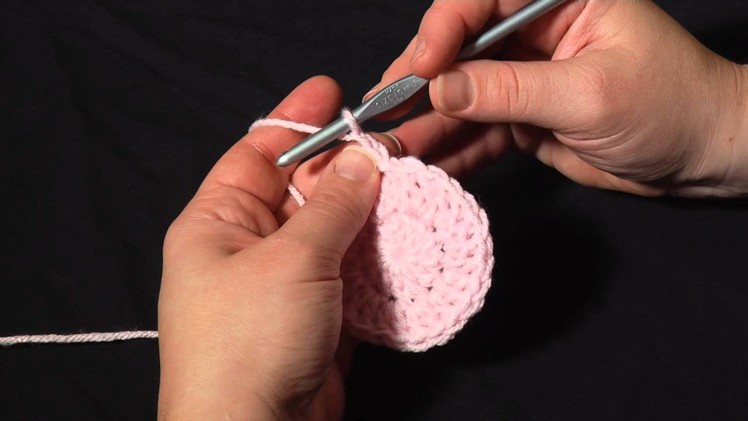 How to Crochet: Double Crochet in the Round
