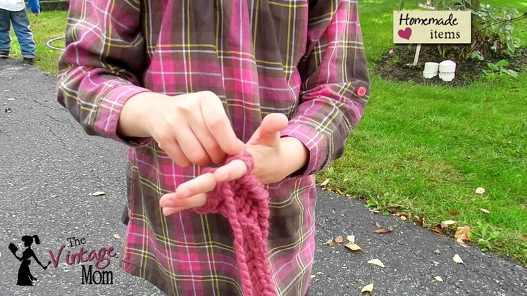 Learn How to Finger Knit with the Vintage Mom