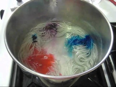 Space Dyeing Yarn: Creating Multicolored Yarn on the Stove with Food Coloring
