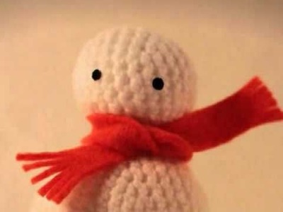 Happy Holidays! - building a (crochet) snowman