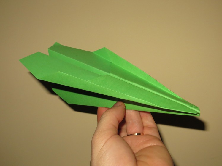 How to Make Cool Paper Airplanes that Fly Far and Straight - Very Easy - Video 4
