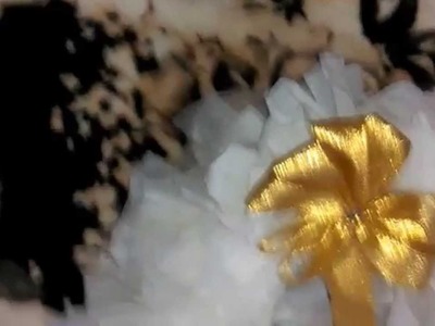 6 DIY Christmas Decorations -- Golden Bow with Ribbon