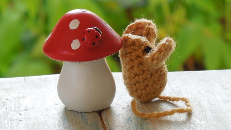 (crochet) How To - Crochet a Small Mouse - Yarn Scrap Friday