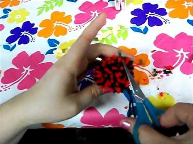 How to make pom poms with multiple colors