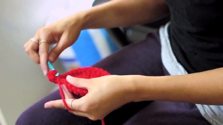 How to Crochet a Pokeball Hat : New Crochet Creations