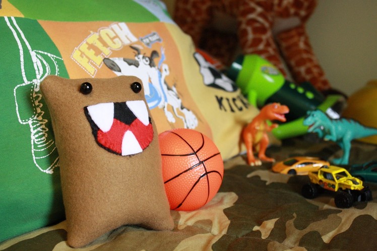How to Make a Monster Pillow, Plushie and.or Softie.  Plus: Basic sewing tips
