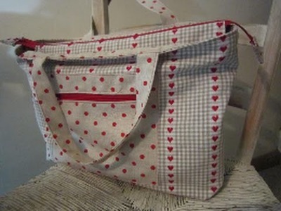 A zippered, lined tote bag for you to sew by Debbie Shore