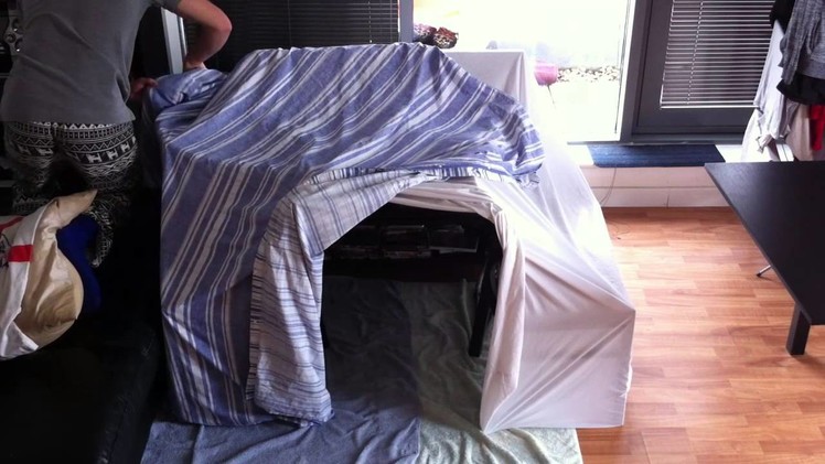 HOW TO BUILD A SIMPLE BLANKET FORT