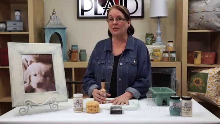 FolkArt Home Decor: How To Create a Distressed Finish With Donna Dewberry