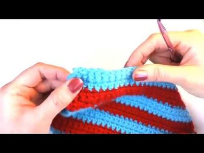 #8 Weave in Loose Yarn Ends: Beginner Crochet