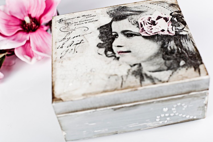 Decoupage tutorial - box with pearls