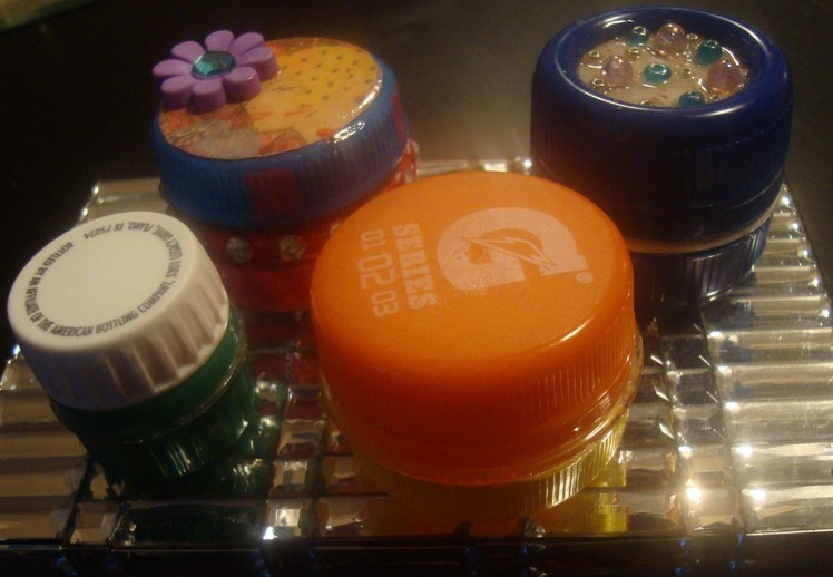 DIY (SO COOL) Recycle used Bottle Caps into a cool little containers