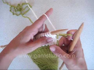 DROPS Knitting Tutorial: How to knit stripes