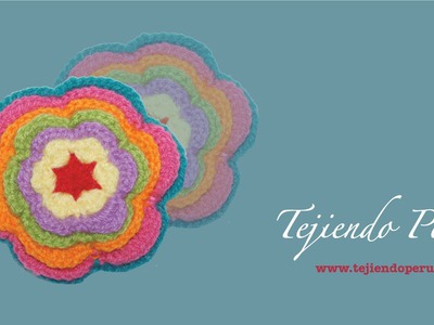 Flor de colores tejida a crochet inspirada en el tejido de Ayacucho, Perú